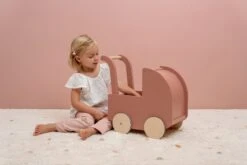 Little Dutch LD7096 Houten Retro Poppenwagen -Bruder Winkel LD7096 little dutch poppenwagen 5