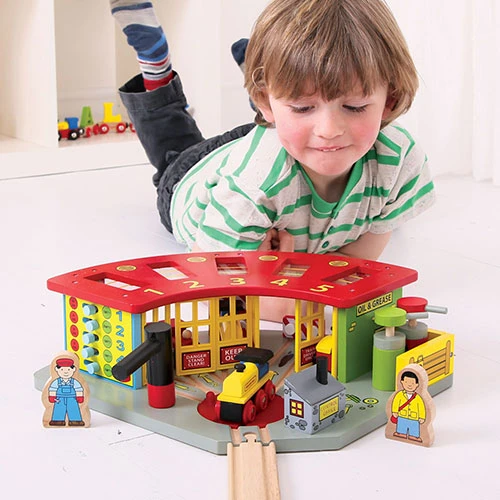 BigJigs BJT192 Rail Remise Voor 5 Treinen 3 BigJigs BJT192 Rail Remise Voor 5 Treinen - Afbeelding 3